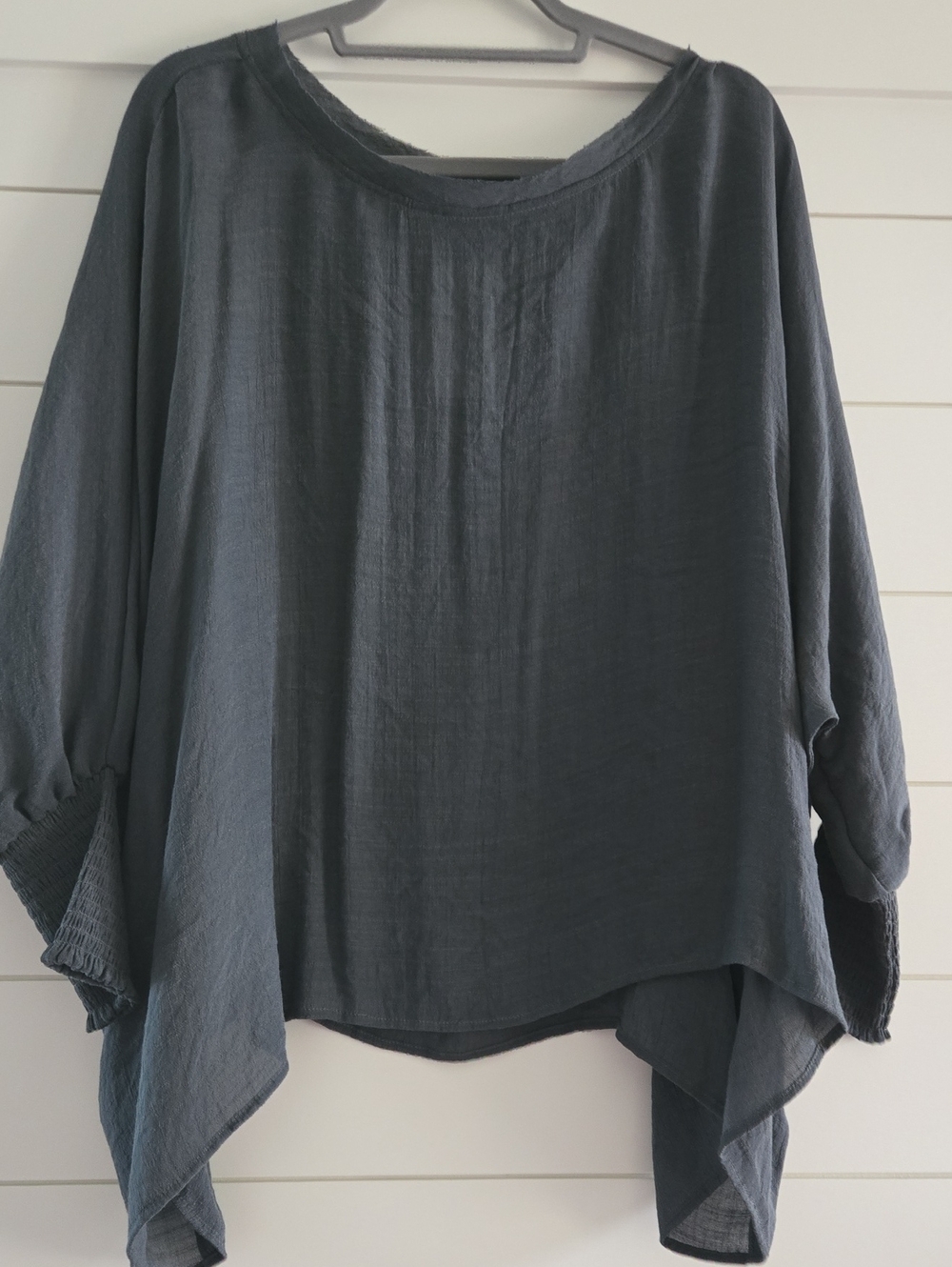KLD Flowy Charcoal 3/4 Sleeve Top with Smocked Cuffs, M/L, NWT